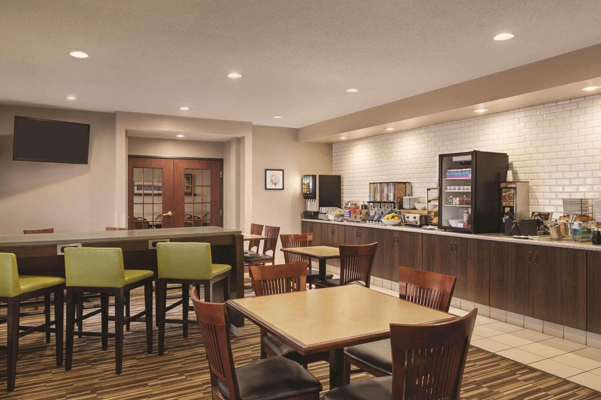 Country Inn & Suites By Radisson, Willmar, Mn Zewnętrze zdjęcie
